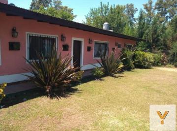 Casa · 80m² · 3 Ambientes · 1 Cochera · Casa en Venta - 2 Dorm. 1 Baño - Cochera - 120 m² - Carmen de Areco
