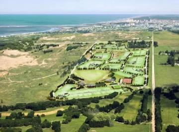 Terreno , Quequén · Lote en Club de Campo Lomas del Golf
