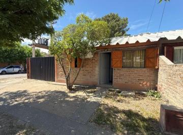 Casa · 58m² · 4 Ambientes · 1 Cochera · Casa en Venta Bº Universitario - Roca