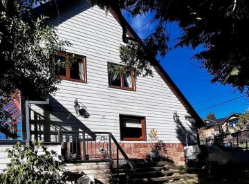 Casa · 224m² · 7 Ambientes · 2 Cocheras · Casa Mas Dos Departamentos Venta Bariloche