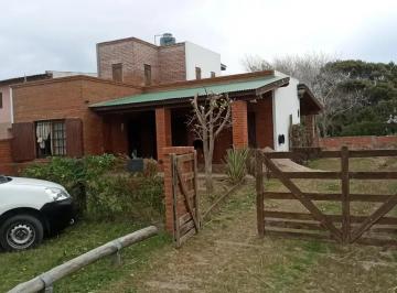 Casa · 160m² · 5 Ambientes · Casa en Venta - 4 Dorm. 2 Baños - Las Toninas