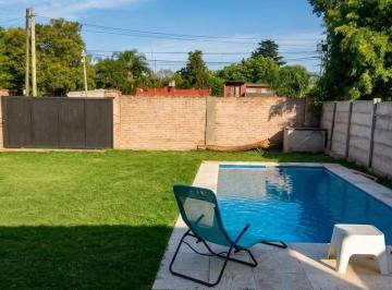 Quinta vacacional · 36m² · Quinta con Pileta, Parrilla y Parque Espacioso