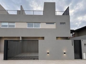 Casa · 150m² · 4 Ambientes · 1 Cochera · Casa Newery 2248