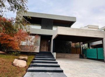 Casa de 7 ambientes, Mayor Drummond · Venta Chalet de Categoria en Barrio Palmares Valley