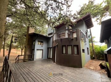 Casa de 4 ambientes, Mar de las Pampas · Casa de Categoría con Quincho Independiente en Mar de Las Pampas