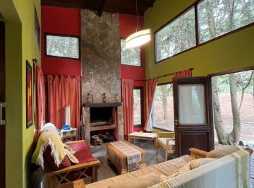 Casa de 4 ambientes, Mar de las Pampas · Casa de Categoría con Quincho Independiente en Mar de Las Pampas