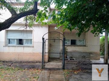 Casa · 63m² · 3 Ambientes · Casa en Venta - 2 Dorm. 1 Baño - 357 m² - Lezama