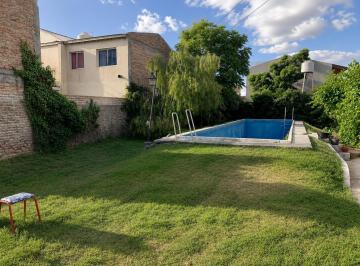 Casa · 1053m² · 4 Dormitorios · 1 Cochera · Lote Apto Desarrollo, Barrio San Pablo, Cipolletti