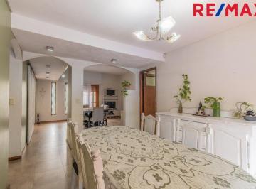 Casa · 127m² · 4 Ambientes · 1 Cochera · Venta de Casa 4 Ambientes Ramos Mejia