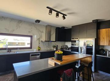 Casa de 12 ambientes, Córdoba · Nuevo Ingreso en Cascada - Hermosa Casa 500 m²