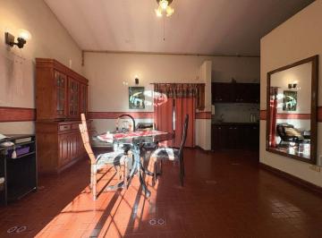 Casa · 100m² · 3 Ambientes · 1 Cochera · Casa 3 Amb en Venta en Hurlingham C/jardin y Depto