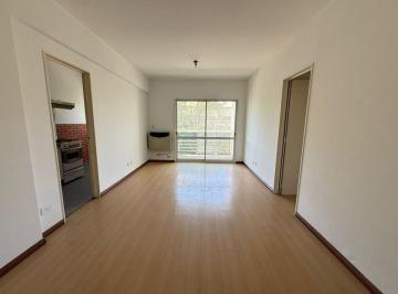 Departamento · 55m² · 3 Ambientes · Alquiler Depto 3 Amb con Balcón - Coghlan
