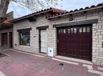 Casa · 110m² · 3 Ambientes · 1 Cochera · Venta Casa 3 Ambientes Barrio Pompeya