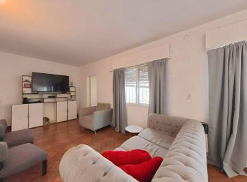 Casa · 120m² · 4 Ambientes · 2 Cocheras · Casa en Venta de 4 Ambientes Cochera y Jardin
