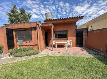 Casa · 127m² · 4 Ambientes · Venta 2 Casas en Ramos Mejia 3 Amb con Parque