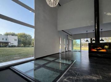 Casa · 264m² · 6 Ambientes · 4 Cocheras · Casa en Venta Haras del Sur I