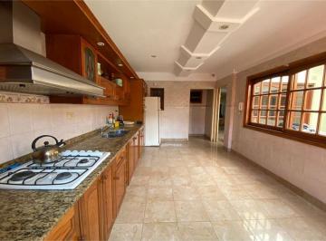 Casa · 285m² · 6 Ambientes · Venta Casa 6 Ambientes Boedo 4 Cocheras Ap Cred
