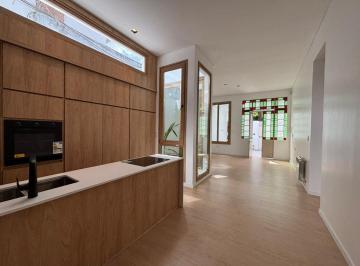 Casa · 100m² · 3 Ambientes · 1 Cochera · Venta de Casa en La Plata, 2 Dorm. Premium.