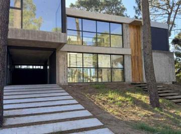Casa · 287m² · 5 Ambientes · 1 Cochera · Casa Venta Pinamar a Estrenar Barrio Alamos