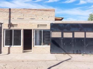 Local comercial · 50m² · Local en Alquiler - Centenario
