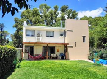 Casa · 112m² · 4 Ambientes · 2 Cocheras · Casa Venta La Plata 2 Dorm. con Escritorio
