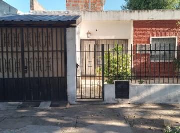 Casa · 113m² · 6 Ambientes · 1 Cochera · Casa 3 Dorm. Cochera, Galpón Fisherton Industrial