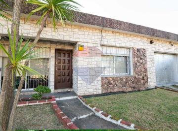 Casa · 266m² · 5 Ambientes · 3 Cocheras · Venta Casa Malvin Norte 4 Dorm 2 Baños Parrillero