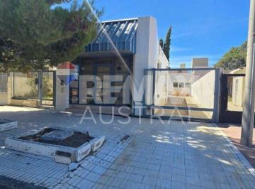 Casa · 176m² · 6 Ambientes · 1 Cochera · Venta Casa 3 Dorm. Quincho Apta Credito