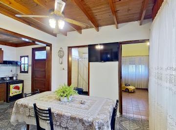 Casa · 100m² · 3 Ambientes · 1 Cochera · Casa 3 Ambientes con Cochera Patio Sarandi Venta