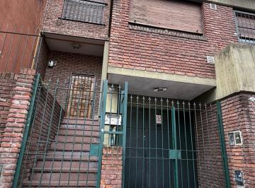 frente · Casa Local en Balvanera Ideal Para Refaccionar