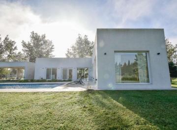 Casa · 148m² · 4 Ambientes · 2 Cocheras · Casa Venta Fincas San Vicente Golf Evalua Permuta