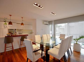 Casa · 286m² · 4 Ambientes · 2 Cocheras · Casa Venta La Plata Pileta 3 Dorm. Cochera