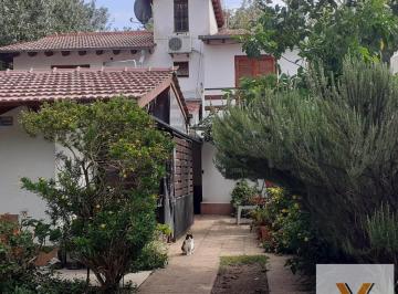 Casa · 100m² · 5 Ambientes · 1 Cochera · Casa en Venta - 4 Dorm. 2 Baños - Cochera - 137 m² - Santa Teresita