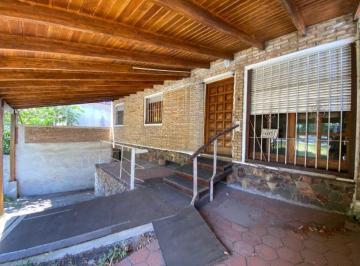 Casa · 200m² · 4 Ambientes · 5 Cocheras · Venta Casa 2 Dorm. Gran Garaje. La Teja