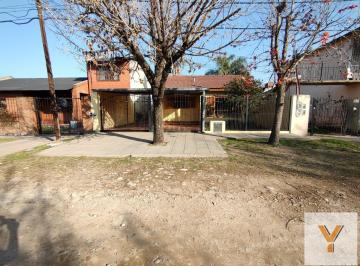 Casa · 105m² · 4 Ambientes · 2 Cocheras · Casa en Venta - 3 Dorm. 1 Baño - Cocheras - 263 m² - Alcorta, Moreno