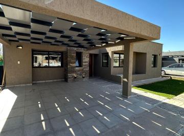 Casa de 6 ambientes, Maipú · Casa en Alquiler