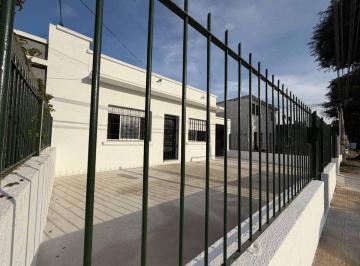 Casa · 95m² · 2 Ambientes · 2 Cocheras · Alquilo Casa 3 Dorm. Garaje Villa Española