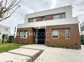 Casa · 293m² · 6 Ambientes · 2 Cocheras · Casa en Venta de 5 Dorm. en Carpinchos, Nordelta