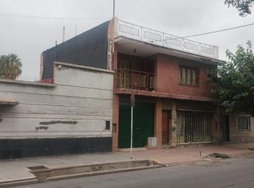 Casa · 400m² · 8 Ambientes · 3 Cocheras · Casa en Las Heras