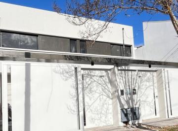 PH · 120m² · 4 Ambientes · 1 Cochera · Alquiler de PH Al Frente Tipo Duplex de 3 Dorm