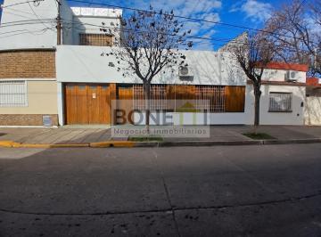 Casa · 170m² · 6 Ambientes · 1 Cochera · Casa en Mercedes