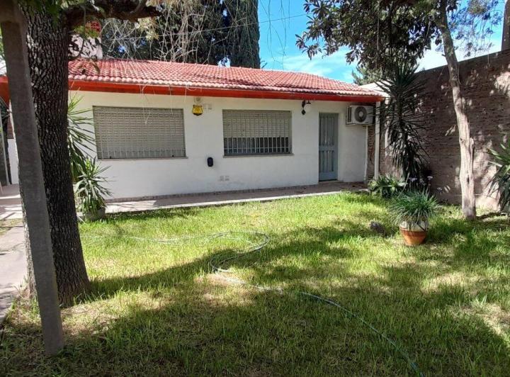 Casa · 60m² · 2 Ambientes · 2 Cocheras
