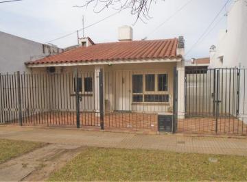Casa de 1 ambiente, Ciudad de Santa Fe · Casa en Planta Baja, Zona Colegio Verna! 2 Dorm., Living Comedor, Cocina, Baño y Patio. Alquil