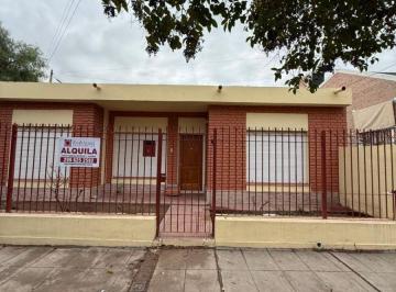 Casa de 6 ambientes, Allen · Casa 2 Dorm. en Alquiler, Allen