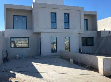 Casa de 5 ambientes, Córdoba · Docta - 3 Dorm + 2 Baños - Luminoso!