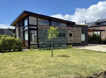 Campo · 170m² · 5 Ambientes · 2 Cocheras · Rumenco Joven