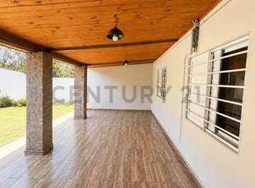 Casa · 161m² · 4 Ambientes · 3 Cocheras · Venta Propiedad Exclusiva en Rafaela