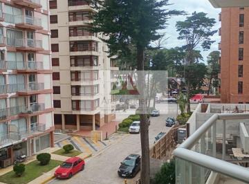 Departamento · 62m² · 3 Ambientes · 1 Cochera · Departamento de 3 Ambientes con Cochera a 4 Cuadras del Mar en Pinamar Centro
