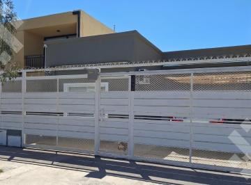 Casa · 148m² · 5 Ambientes · 1 Cochera · En Venta | Casa de 3 Dorm. | Obrero Argentino y Belisle | Neuquén Capital