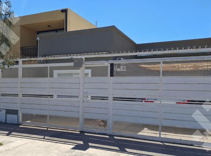 Casa · 148m² · 5 Ambientes · 1 Cochera